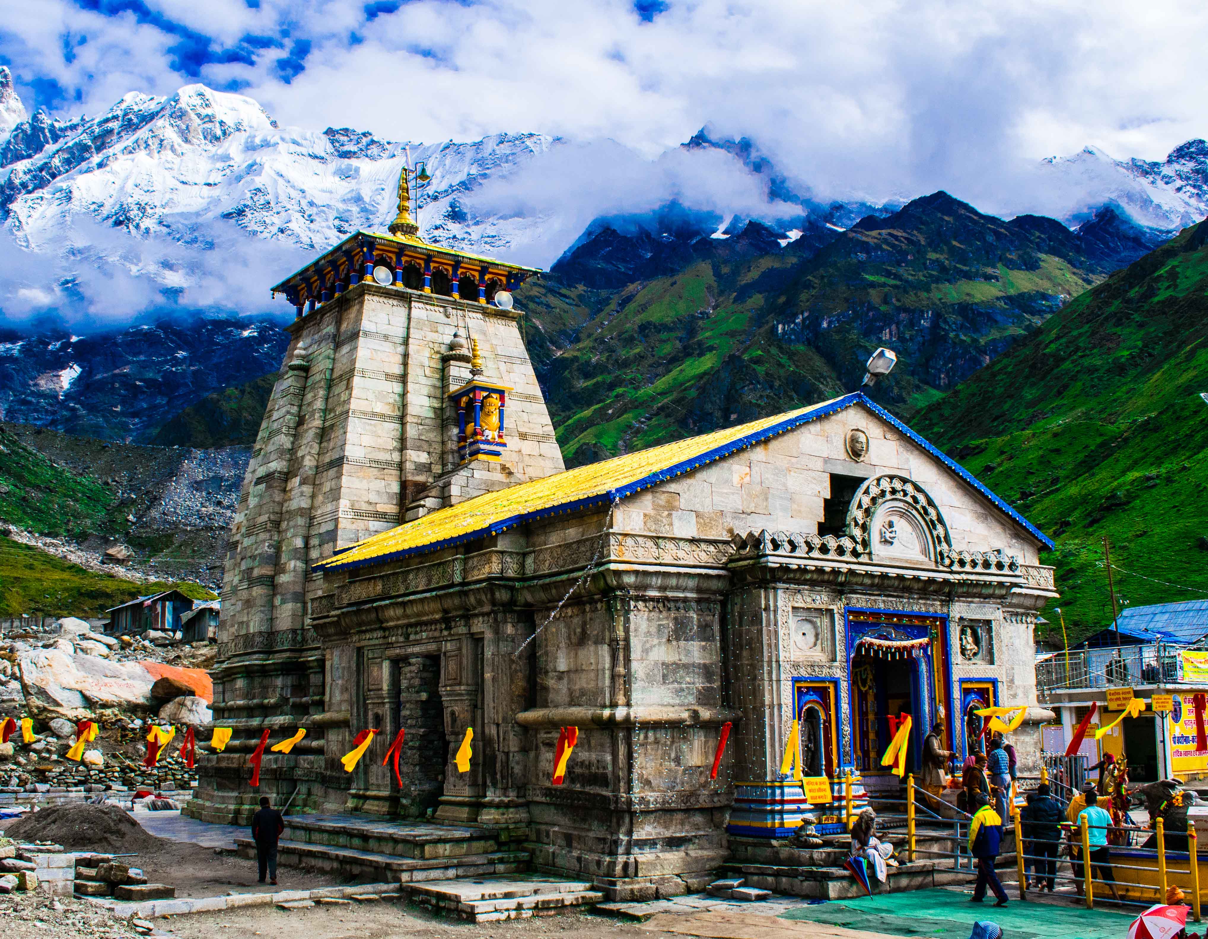 Kedarnath Temple with snow-covered Himalayan peaks